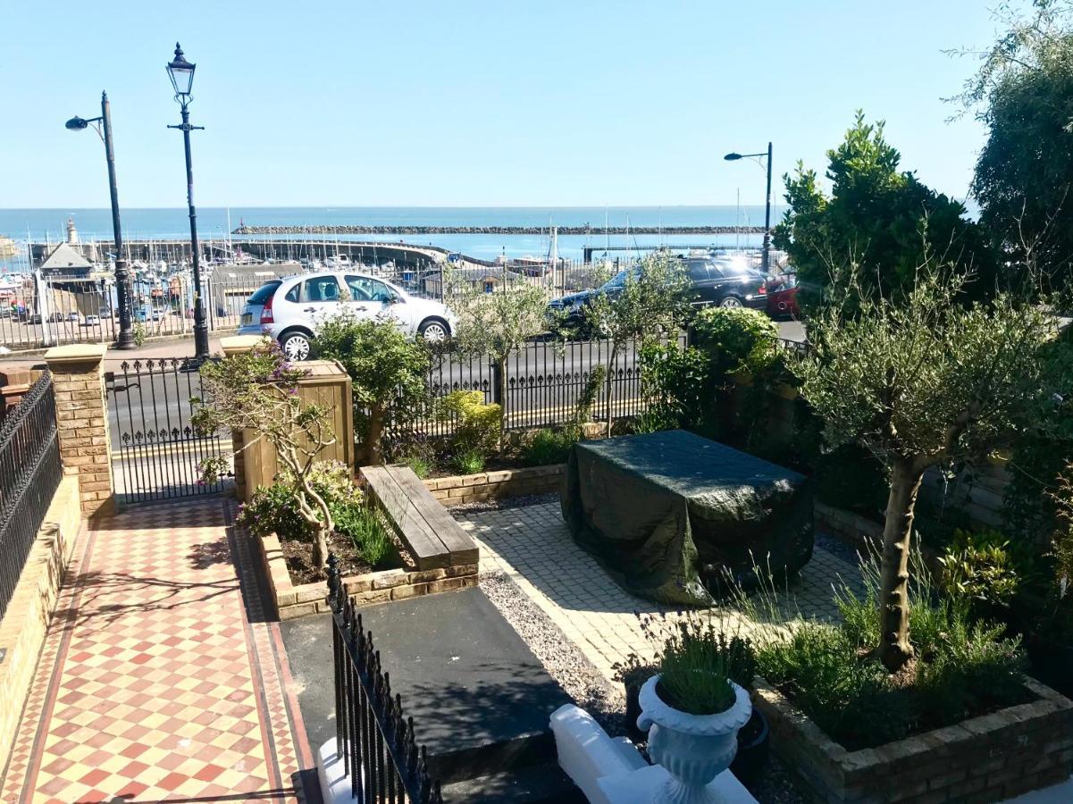 Marina Retreat - Stunning 4 Bedroom, 3 Bathroom House With Harbour Views! Рамсгейт Екстериор снимка
